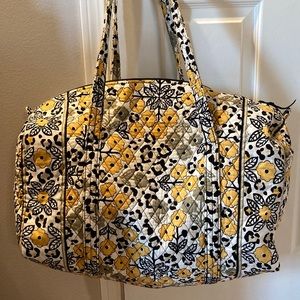 Vera Bradley duffel bag - large overnight bag